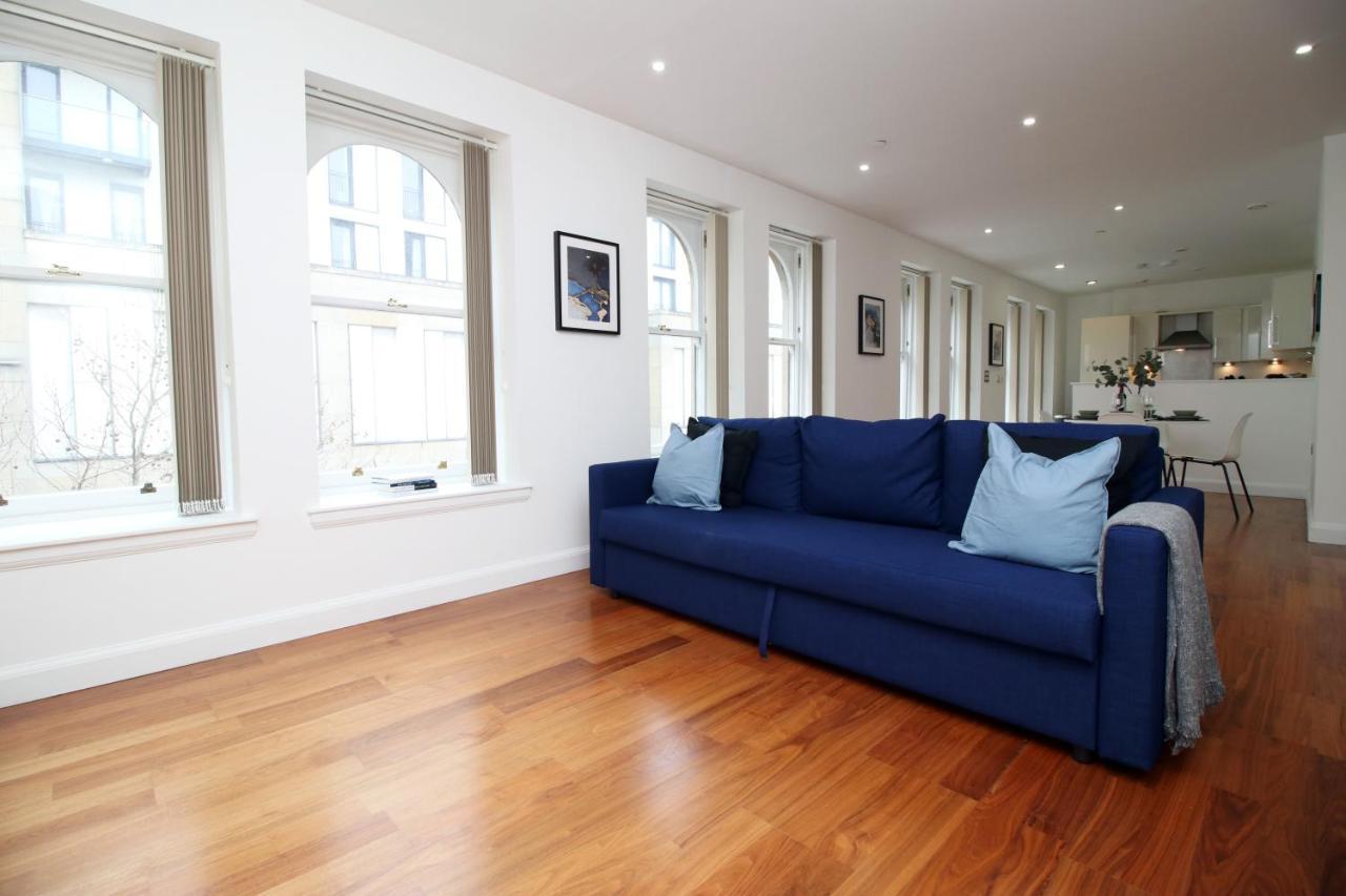 No 2 Under The Clock By Ssw - 2Br, Right In The City Centre, Sleeps 6 Cardiff Esterno foto