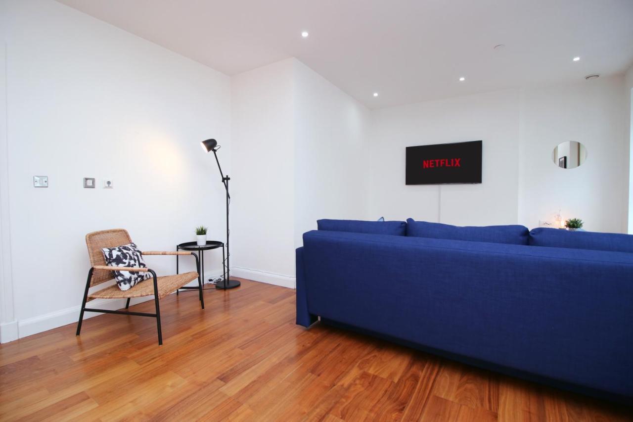 No 2 Under The Clock By Ssw - 2Br, Right In The City Centre, Sleeps 6 Cardiff Esterno foto